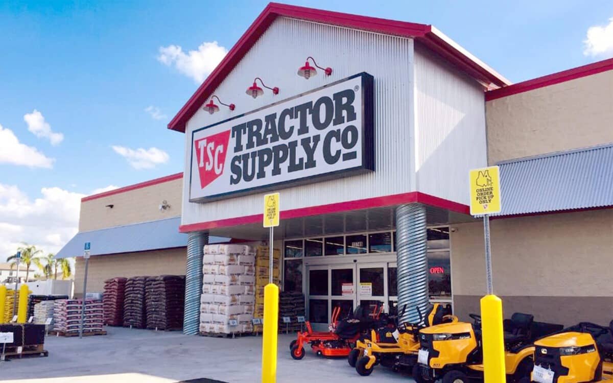 Tractor Supply Co commercial properties for sale